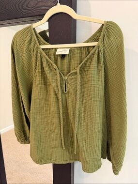 Universal Thread Olive Green Gauze Peasant Top